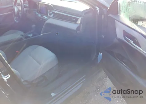 2025 Toyota Camry Le z USA, uszkodzony, nr VIN 4T1DAACK7SU611331